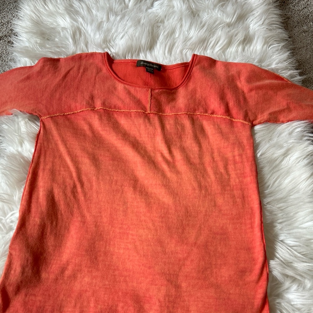 Tommy Bahama Short-Sleeve Tee in acid wash Coral Orange